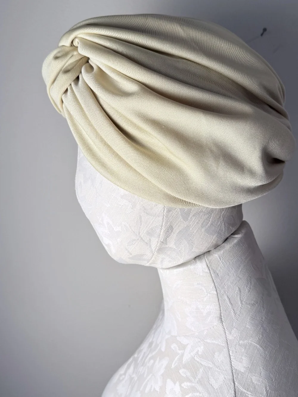Vintage Liz Hughes Creations Taupe Knit Silk-like Turban